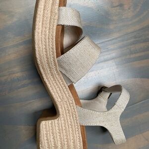 Toms cream woven block heal Sandle